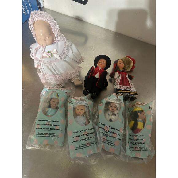 Lot of Dolls – Madame Alexander Happy Meal Sealed, Baby Doll, Folk Dolls - Picture 1 of 9